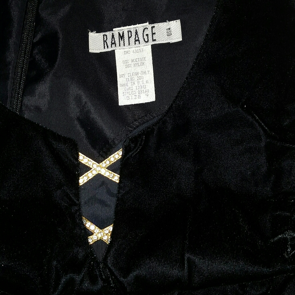 Jeweled neckline detailed Black Velvet dress - Picture 11 of 11